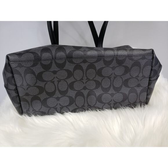 COACH Taylor Tote Handbag New York Skyline Limited Edition Macys M1777-31204 - Picture 6 of 10